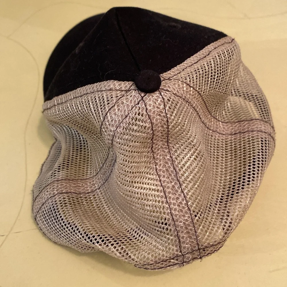 Lucky Rooster VTG Whiskey SnapBack Baseball Cap. O/S.‎  Black w/Beige Mesh.